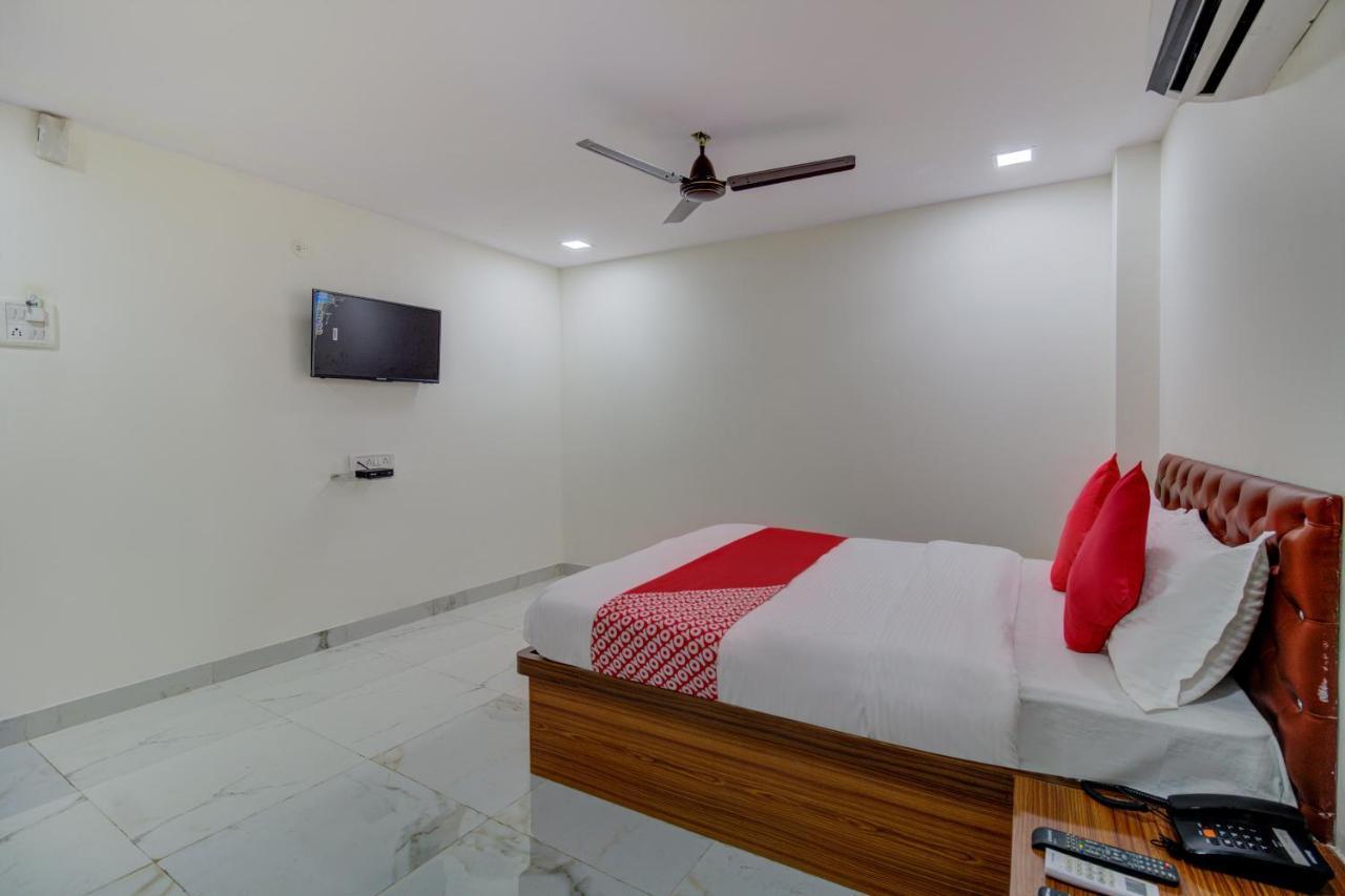 โอโย 67979 โฮเต็ล ฮอลลีวูด พาร์ค Hotel Sasupada ภายนอก รูปภาพ